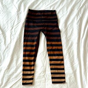 K Deer Capri Leggings